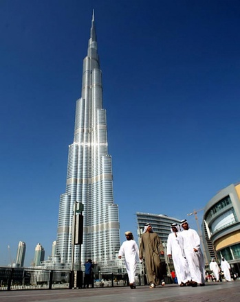 Небоскреб Burj Khalifa. Фото с сайта travlang.com
