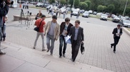 Жители Алматы устроили мирную акцию в поддержку казахстанцев за рубежом