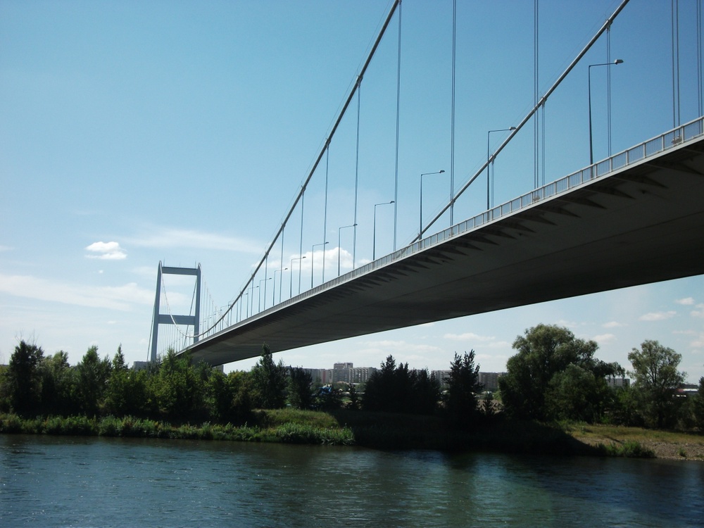 Подвесной мост в Семее. ©tengrinews.kz