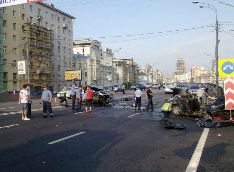 Причина дтп на садовом кольце