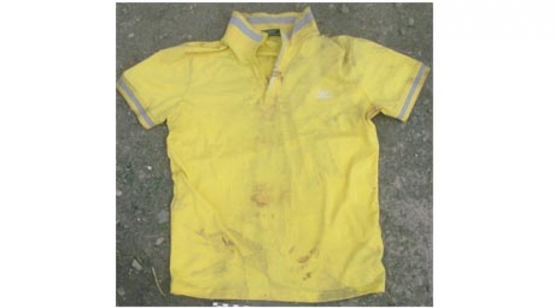 Футболка желтого цвета, найденная на месте преступления. ©пресс-служба ДВД Алматинской области