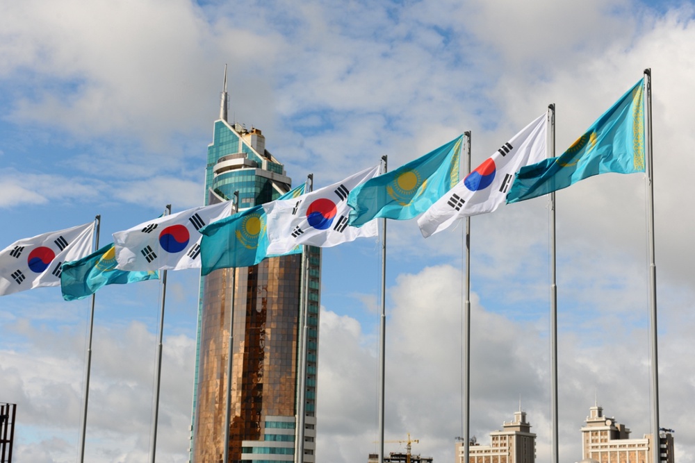 Флаги Казахстана и Южной Кореи. Фото с сайта flickr.com