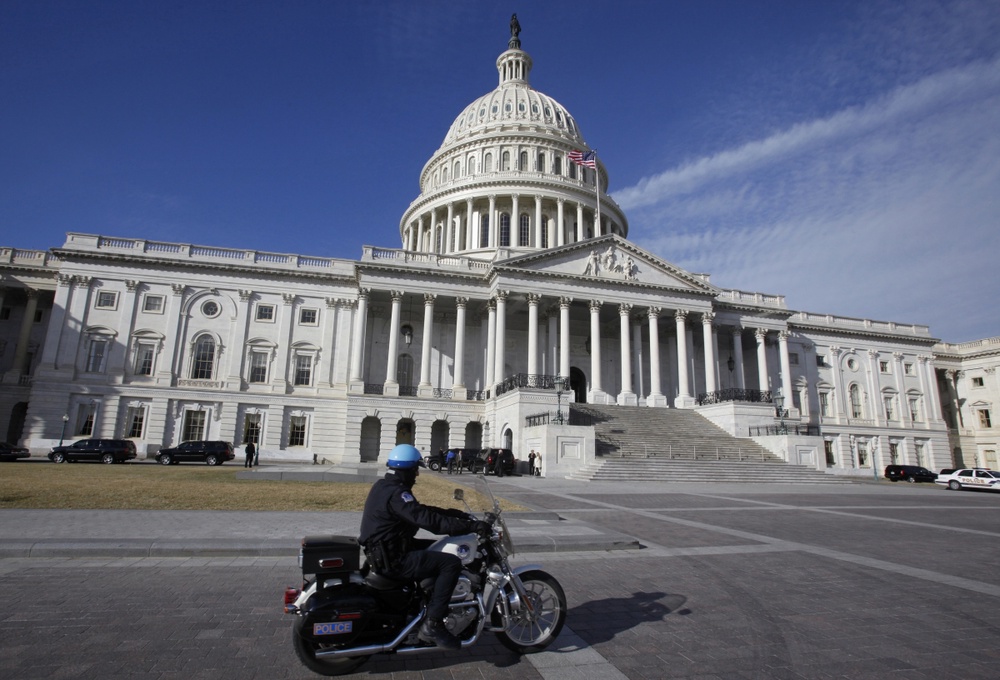 Патрульный полицейский в Вашингтоне. Фото ©REUTERS