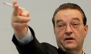 Глава крупнейшего швейцарского банка UBS подал в отставку
