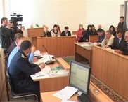 По делу о скандальной покупке здания Костанайского ЦОНа на скамье подсудимых оказались пять человек