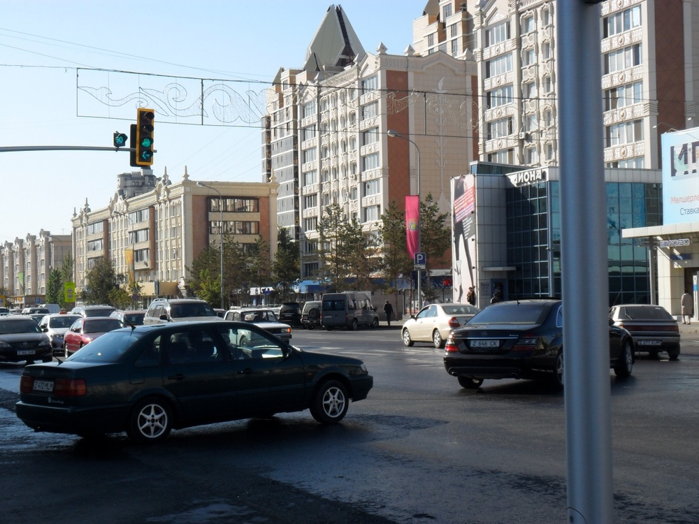 Новый светофор на перекрестке пр. Республики и ул. Иманова