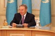 Нурсултан Назарбаев вручил президентские стипендии 