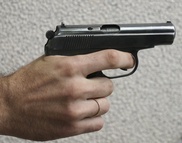 В Алматы в семейной ссоре хозяину дома выстрелили в лицо