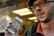 Первый "серый" iPhone 4S поступит на рынок Казахстана 21 октября