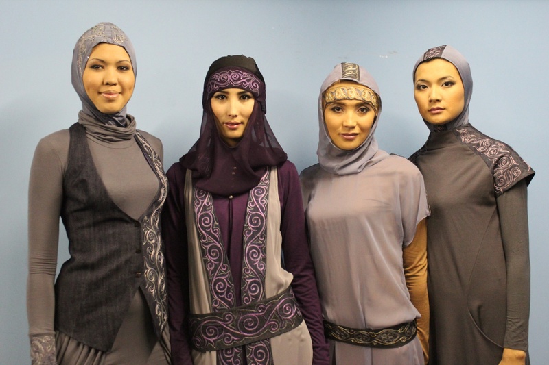Модели мусульманской одежды Фариды Мерхамиткызы. Фото © Жулдыз Сейсенбекова