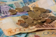 В Костанае пенсионерка оставила деньги телефонным аферистам под ковриком