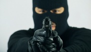 В Астане четверо в масках напали на АЗС 