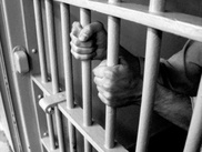 Заключенный вымогал деньги у жителя Астаны