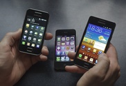 Мобильники Samsung Galaxy прослушивают звонки и читают SMS
