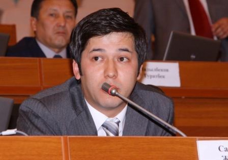 Самый сексуальный депутат Жогорку Кенеша - Жоомарт Сапарбаев. Фото с сайта kenesh.kg