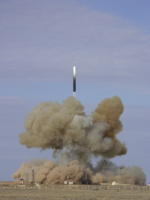 Российские ракетные войска стратегического назначения (РВСН) произвели успешный пуск с космодрома "Байконур" межконтинентальной баллистической ракеты (МБР) РС-18 "Стилет". Фото ©РИА НОВОСТИ