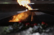 Украинских националистов осудили за приготовление яичницы на Вечном огне