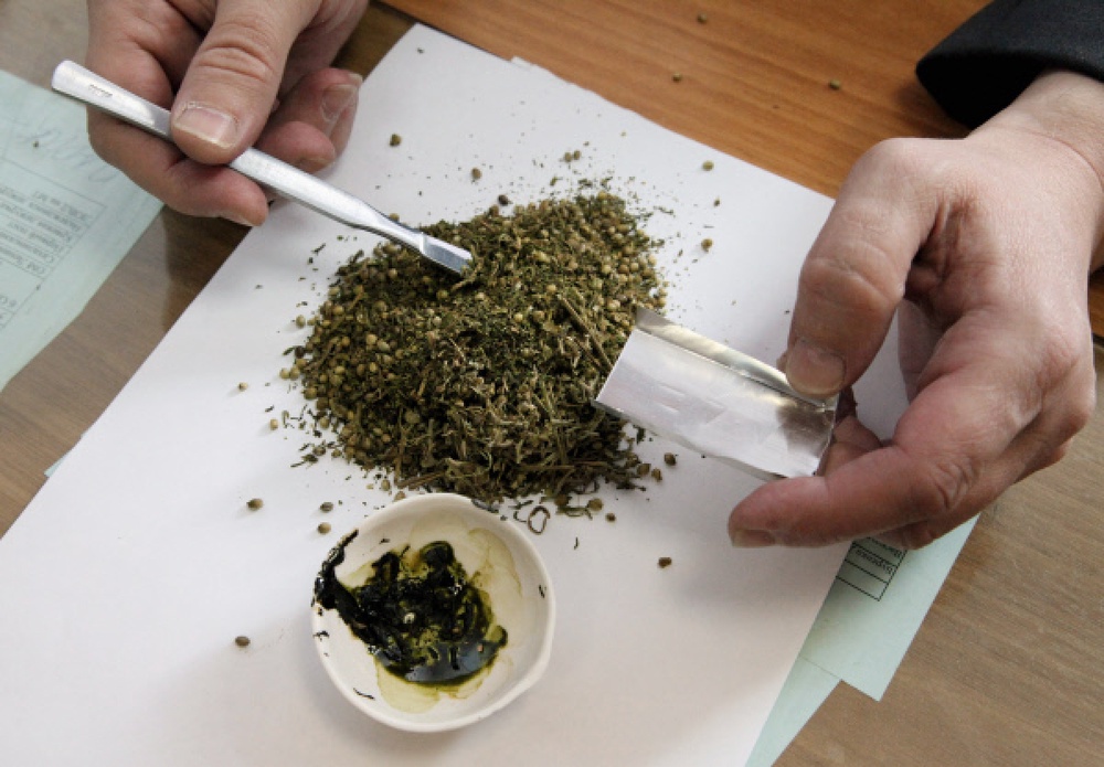 Лабораторные исследование наркотических веществ. Фото РИА Новости