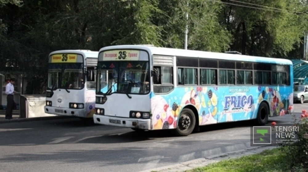 Автобус 35 маршрута. Фото Ярослав Радловский©