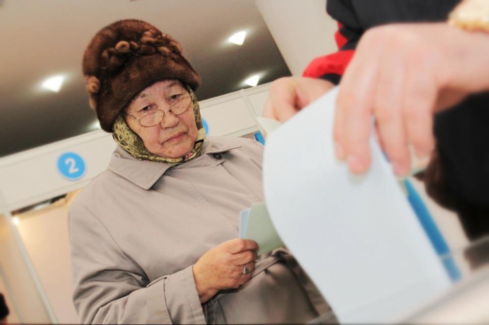Казахстанцы участвуют в голосовании. Фото Даниал Окасов©