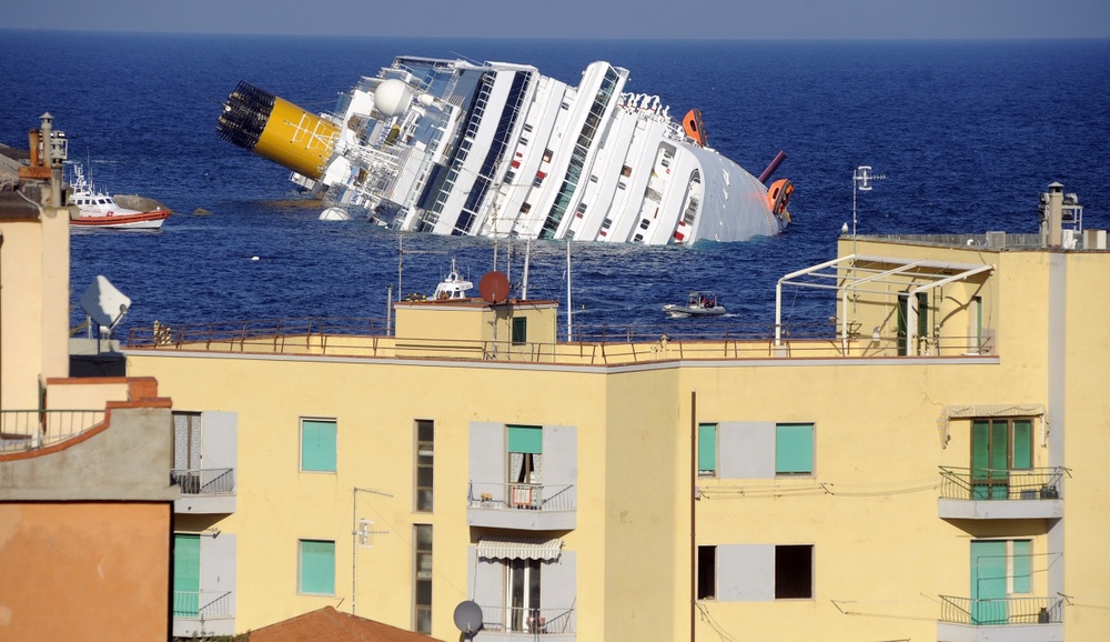 Costa Concordia. Фото REUTERS/STRINGER Italy_costa©