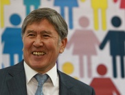 Атамбаев поздравил Назарбаева с проведением парламентских выборов