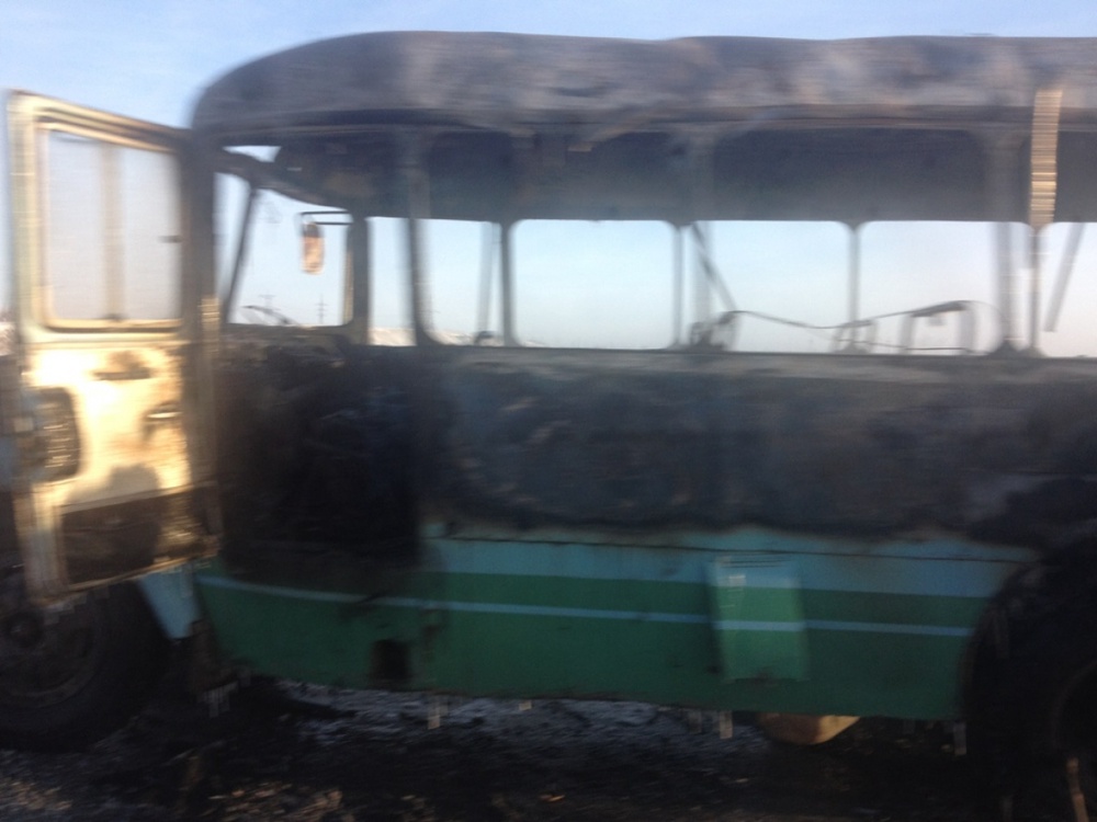 Сгоревший автобус. Фото @Boba_kz/twitter