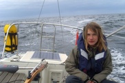 16-летняя голландка в одиночку совершила кругосветное плавание