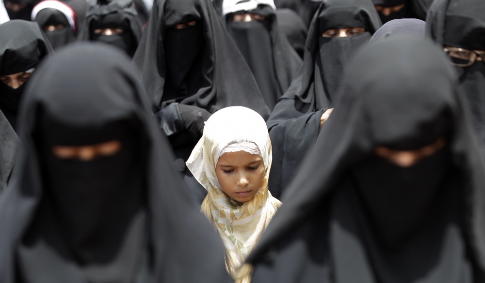 Женщины в хиджабах в исламских странах. Фото REUTERS/Khaled Abdullah Ali Al Mahdi©