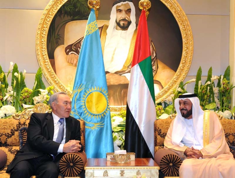 Нурсултан Назарбаев встретился и провел переговоры с Президентом ОАЭ шейхом Халифой бен Заидом Аль Нахаяном. Фото с сайта akorda.kz