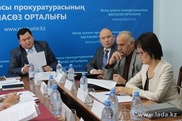 В Актау имена алиментщиков предложили вывешивать на площади