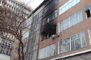 ФОТО: В Алматы горело здание аппарата акима Алматинской области