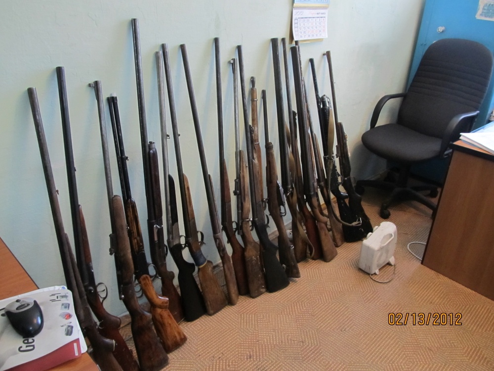 Всего в рамках акции "Кару" горожанами было сдано около 50 незарегистрированного огнестрельного оружия. ФОТО  пресс-служба УВД Семея