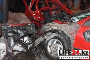 ФОТО: В Алматы произошло крупное ДТП с участием трех машин