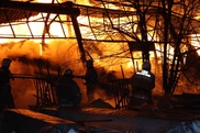 ФОТО: Пожар на алматинском складе ликвидировали через 12 часов