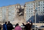 В Сети появилось видео обрушения дома в Астрахани