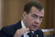 Медведев подписал закон о кастрации педофилов