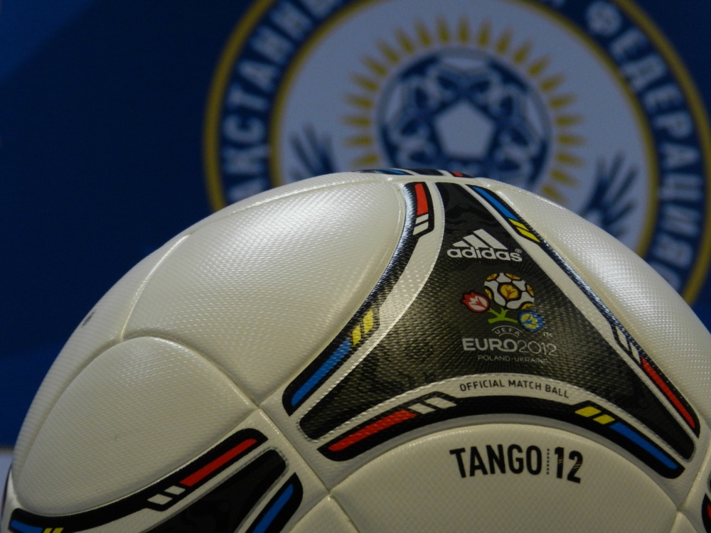Мяч «Танго-12». Фото ©Пресс-служба ФФК