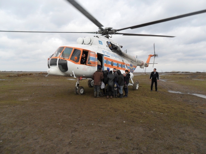 Вертолет МЧС РК. Фото Tengrinews