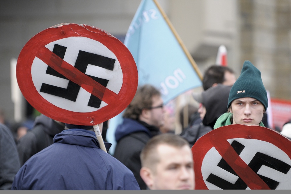 Активисты левых в марше против нео-нацизма в Германии. Фото REUTERS/Pawel Sosnowski©