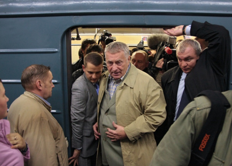 Владимир Жириновский в метро. Фото РИА Новости©