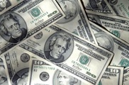 Рассыпанные на дороге доллары парализовали движение под Вашингтоном