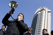 Двое участников митинга оппозиции в Алматы арестованы на 15 суток