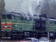 ВИДЕО: В Алматы прямо на ходу загорелся локомотив