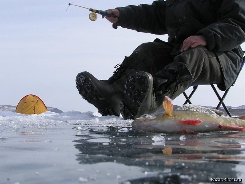 Подледный лов рыбы. Фото с сайта kazan-times.ru