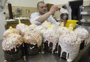 Столетний рецепт пасхального кулича раскрыла повар собора Алматы