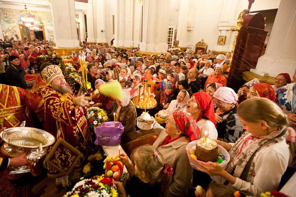 Богослужение в Вознесенском соборе Алматы. Фото с сайта mitropolia.kz