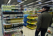 "Ак Жол" выступил против запрета продажи алкоголя в 100 метрах от школ и вузов