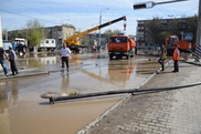 ФОТО: В центре Актобе прорвало водопровод
