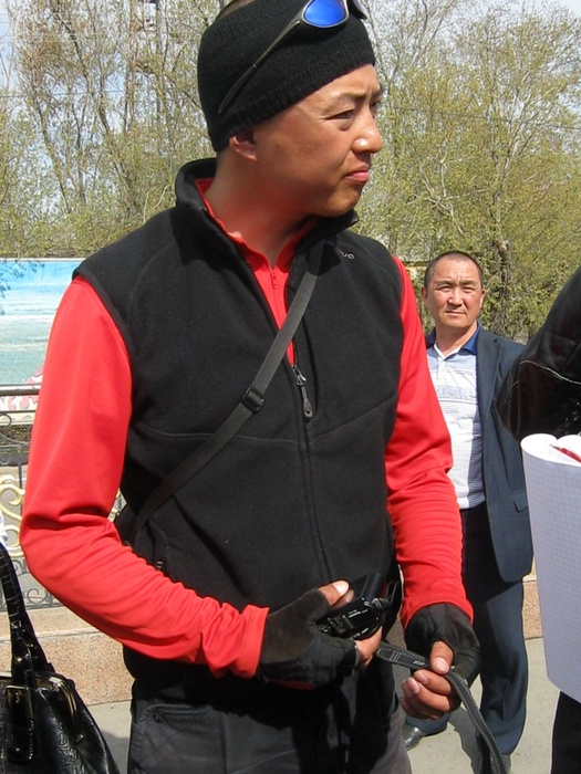 Китайский велосипедист Дон Дон. Фото ©tengrinews.kz